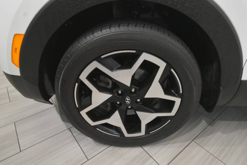 2022 Hyundai Santa Cruz Limited AWD 4dr Crew Cab 4.3ft SB, White, Mileage: 83,811 - photo 8