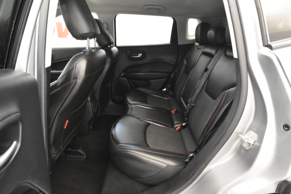 2020 Jeep Compass Trailhawk 4x4 4dr SUV, Silver, Mileage: 94,412 - photo 12