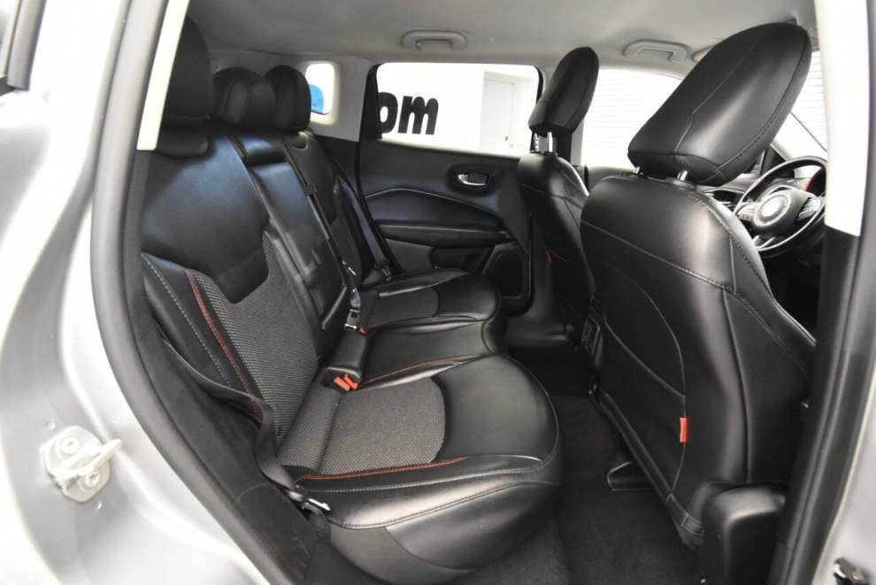 2020 Jeep Compass Trailhawk 4x4 4dr SUV, Silver, Mileage: 94,412 - photo 16