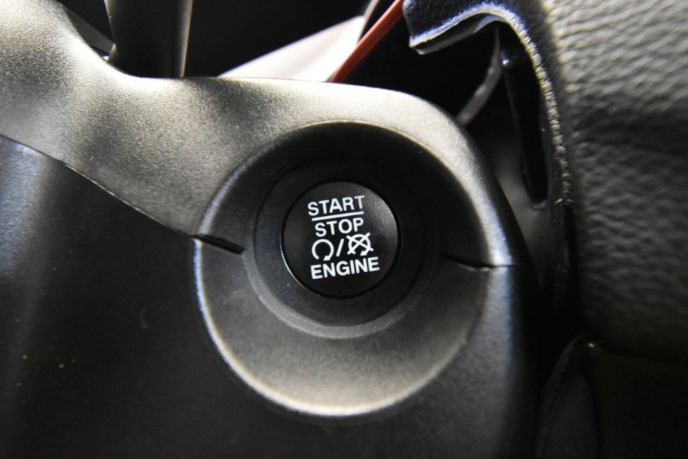 2020 Jeep Compass Trailhawk 4x4 4dr SUV, Silver, Mileage: 94,412 - photo 18