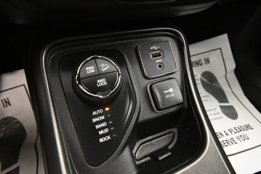 2020 Jeep Compass Trailhawk 4x4 4dr SUV, Silver, Mileage: 94,412 - photo 20