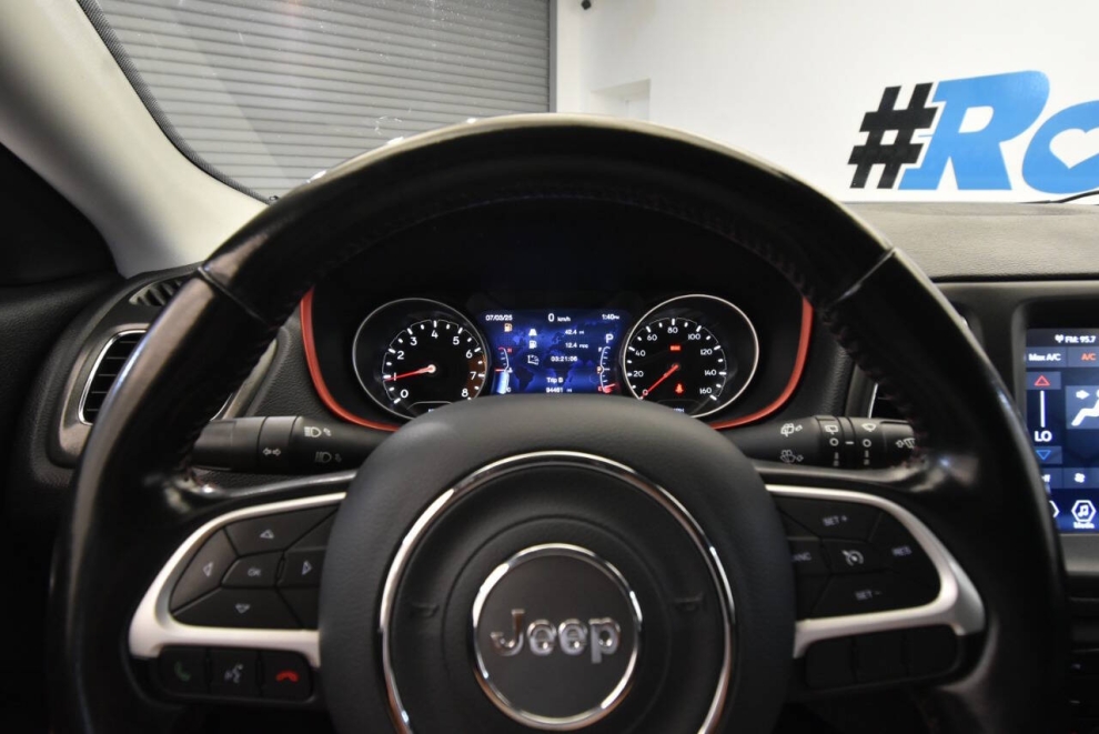 2020 Jeep Compass Trailhawk 4x4 4dr SUV, Silver, Mileage: 94,412 - photo 24