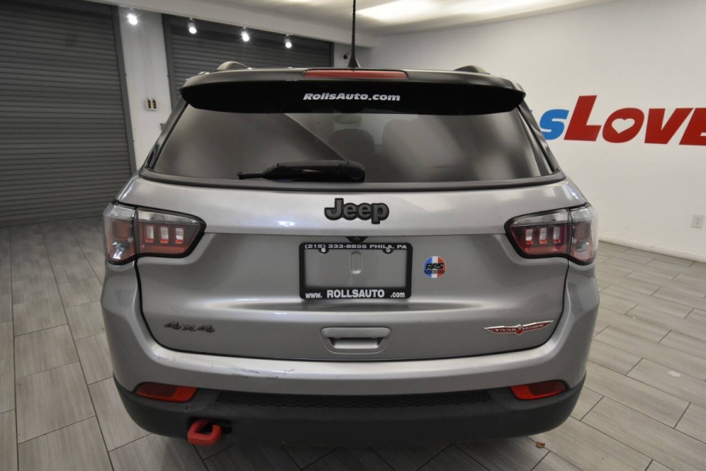 2020 Jeep Compass Trailhawk 4x4 4dr SUV, Silver, Mileage: 94,412 - photo 3