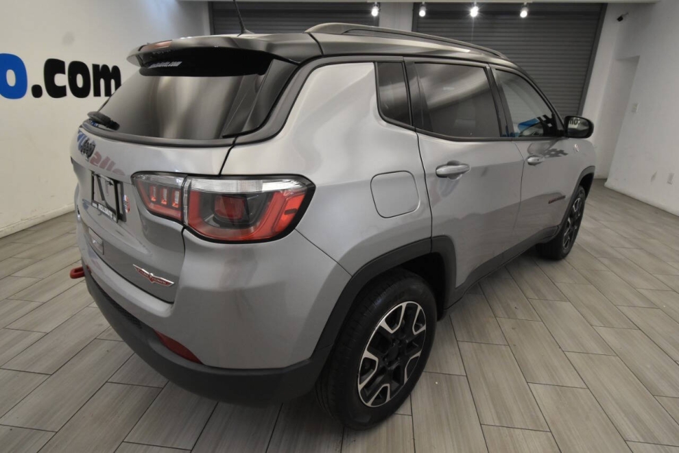2020 Jeep Compass Trailhawk 4x4 4dr SUV, Silver, Mileage: 94,412 - photo 4