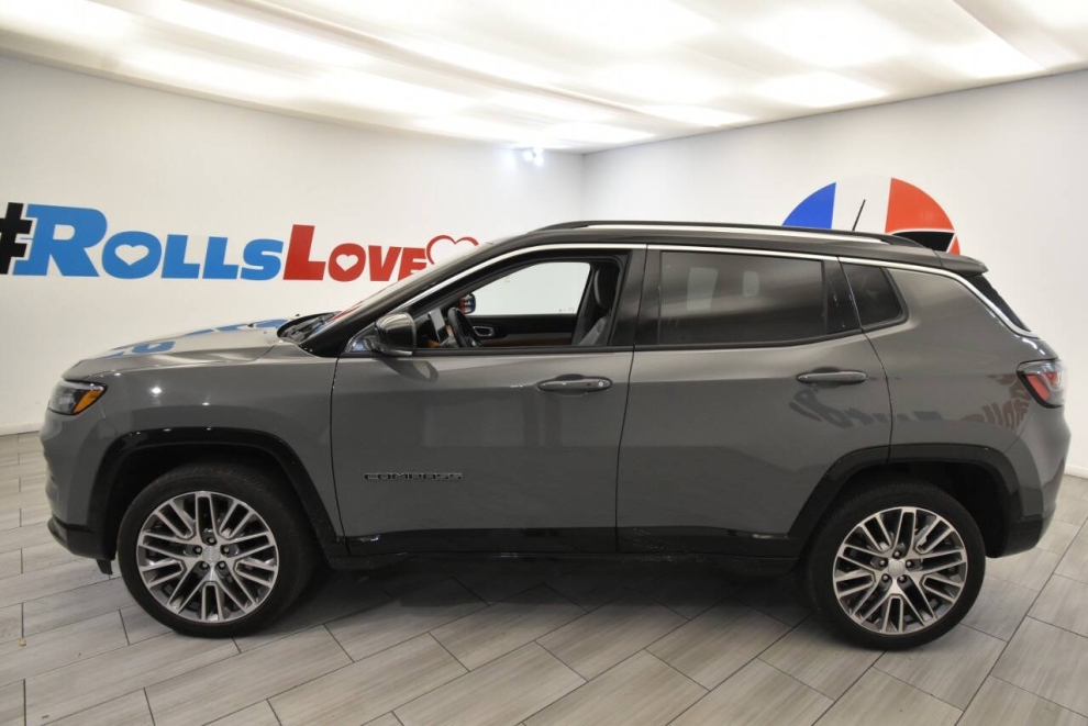 2022 Jeep Compass Limited, Gray, Mileage: 29,678 - photo 1