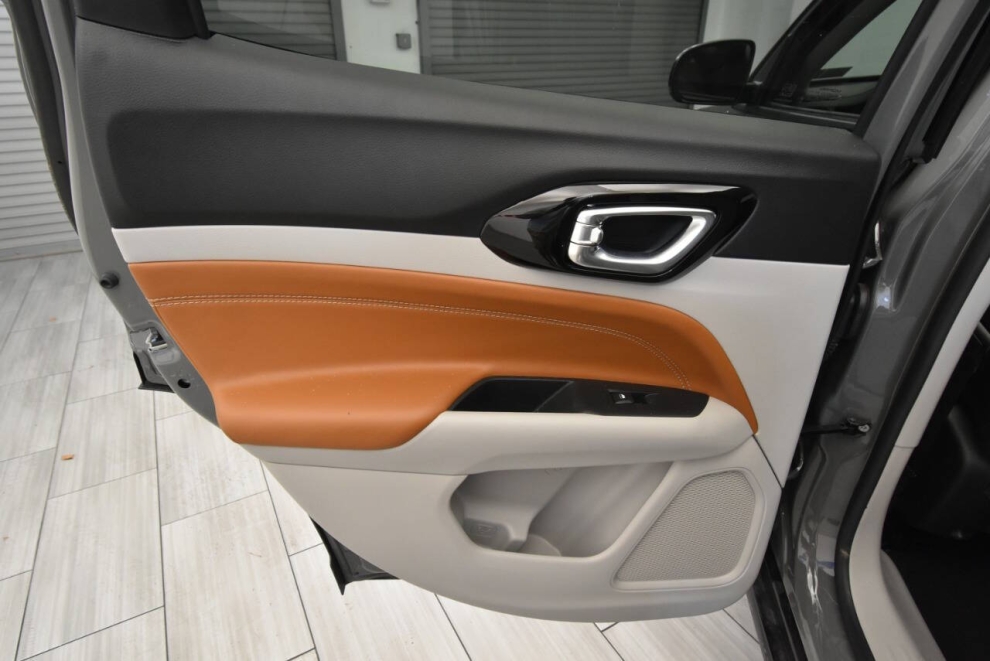 2022 Jeep Compass Limited, Gray, Mileage: 29,678 - photo 13