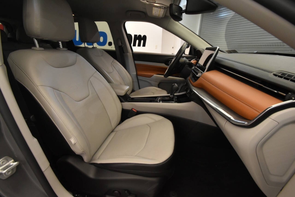 2022 Jeep Compass Limited, Gray, Mileage: 29,678 - photo 15