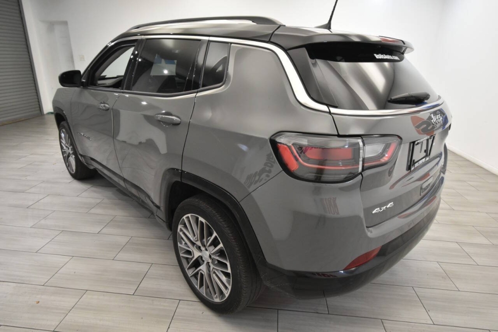 2022 Jeep Compass Limited, Gray, Mileage: 29,678 - photo 2