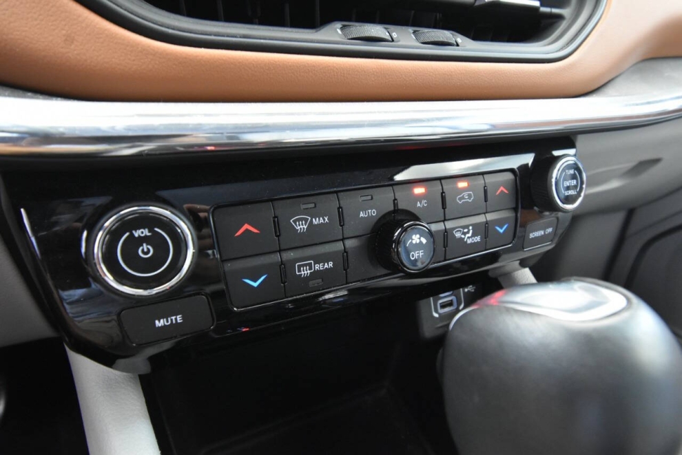2022 Jeep Compass Limited, Gray, Mileage: 29,678 - photo 20