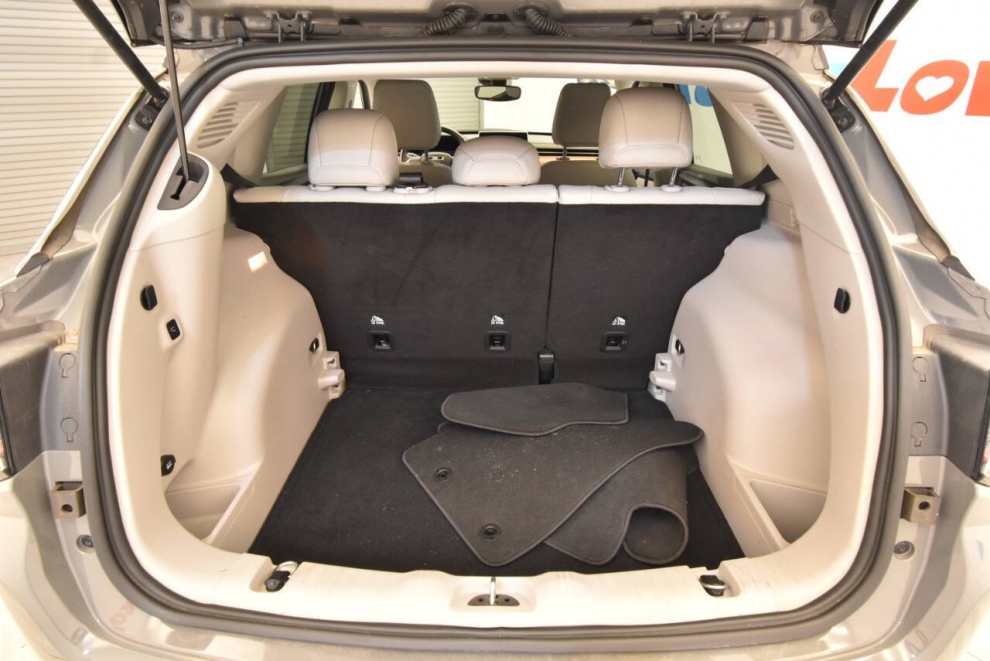 2022 Jeep Compass Limited, Gray, Mileage: 29,678 - photo 31