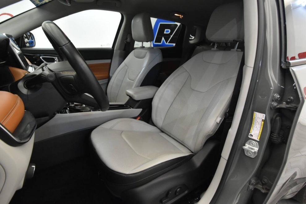 2022 Jeep Compass Limited, Gray, Mileage: 29,678 - photo 9
