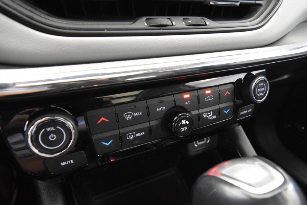 2022 Jeep Compass Limited, Blue, Mileage: 28,325 - photo 21