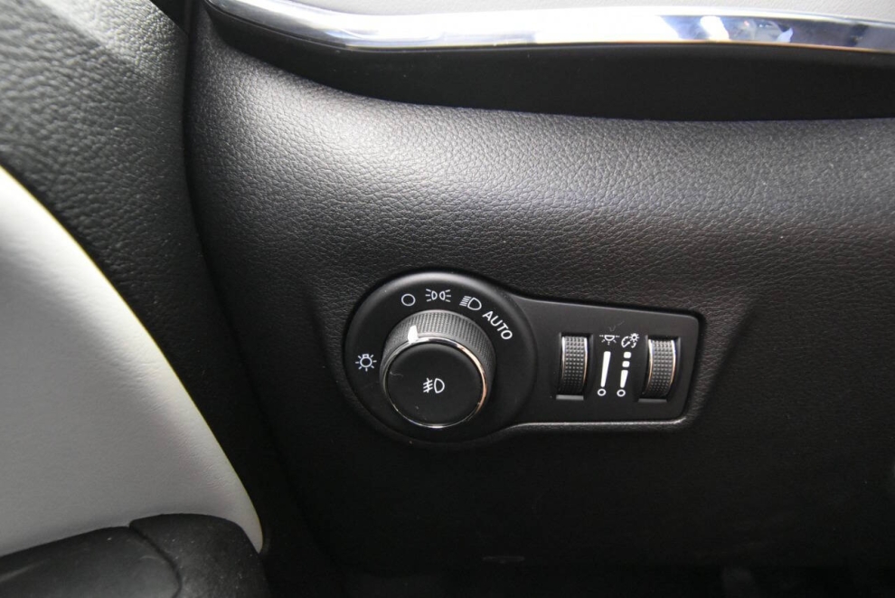 2022 Jeep Compass Limited, Blue, Mileage: 28,325 - photo 28