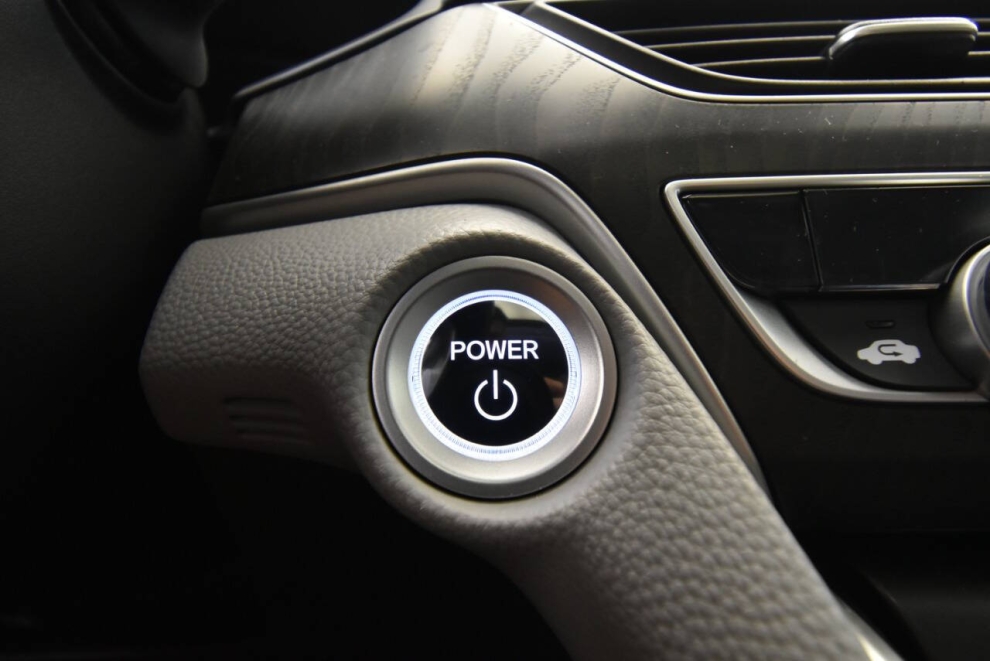 2020 Honda Accord Hybrid EX L 4dr Sedan, Silver, Mileage: 48,432 - photo 17