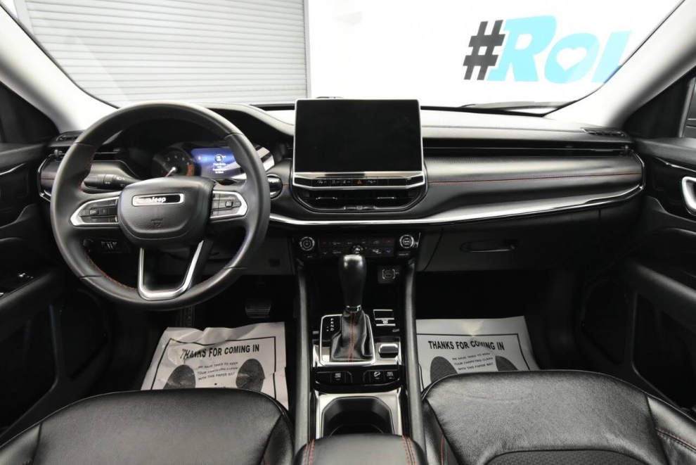 2022 Jeep Compass Trailhawk 4x4 4dr SUV, Gray, Mileage: 31,573 - photo 17
