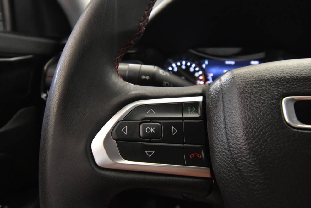 2022 Jeep Compass Trailhawk 4x4 4dr SUV, Gray, Mileage: 31,573 - photo 24