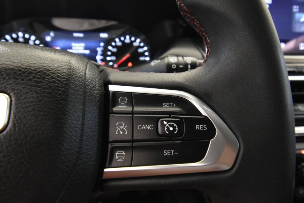 2022 Jeep Compass Trailhawk 4x4 4dr SUV, Gray, Mileage: 31,573 - photo 25