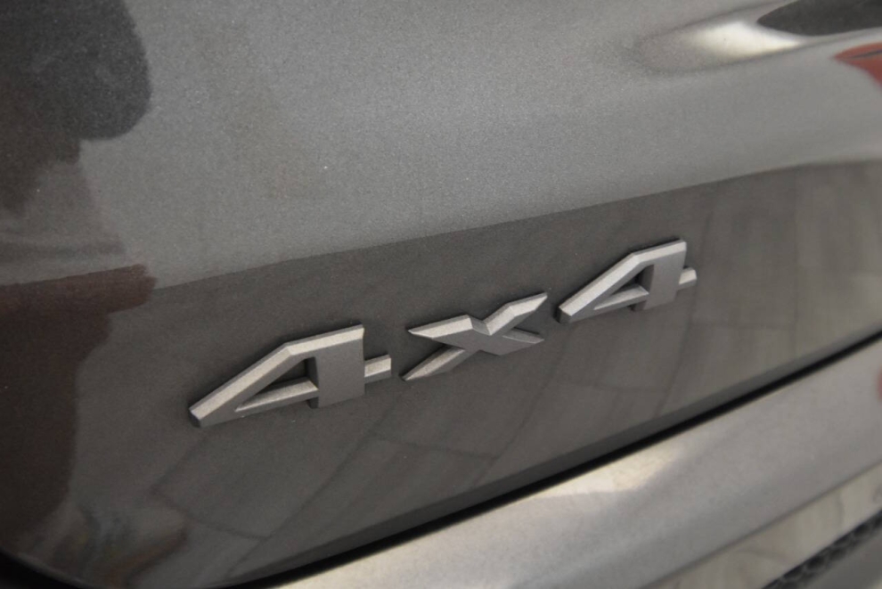 2022 Jeep Compass Trailhawk 4x4 4dr SUV, Gray, Mileage: 31,573 - photo 28
