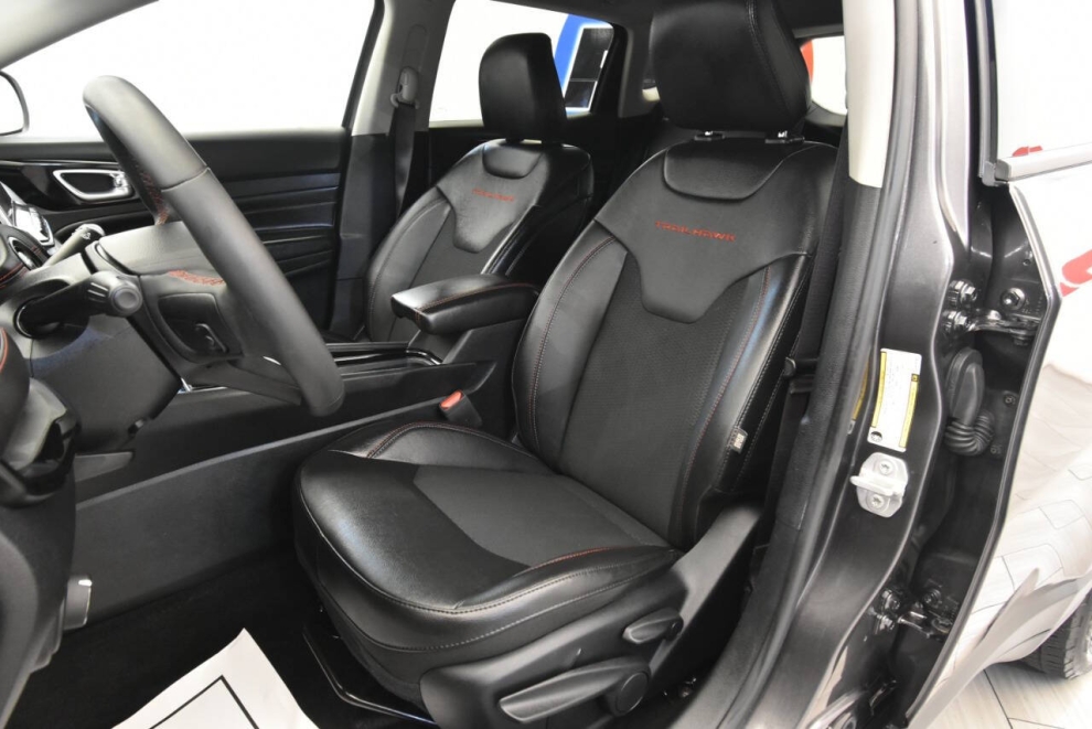 2022 Jeep Compass Trailhawk 4x4 4dr SUV, Gray, Mileage: 31,573 - photo 9