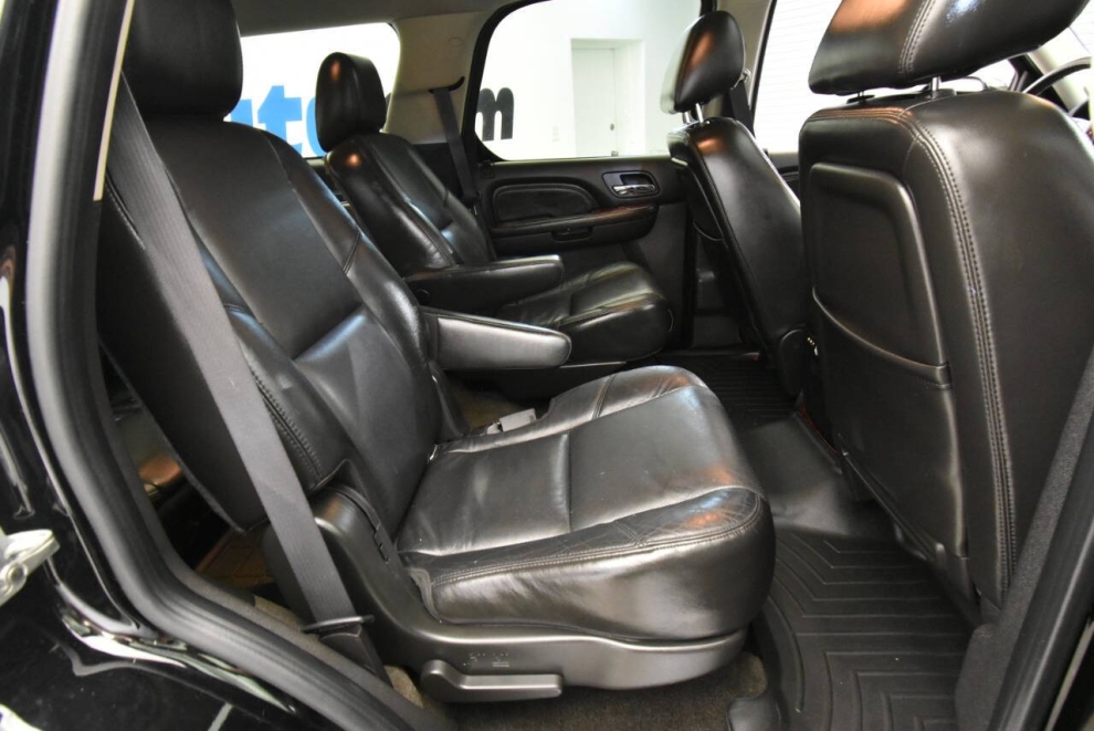 2011 Cadillac Escalade Luxury AWD 4dr SUV, Black, Mileage: 103,772 - photo 16
