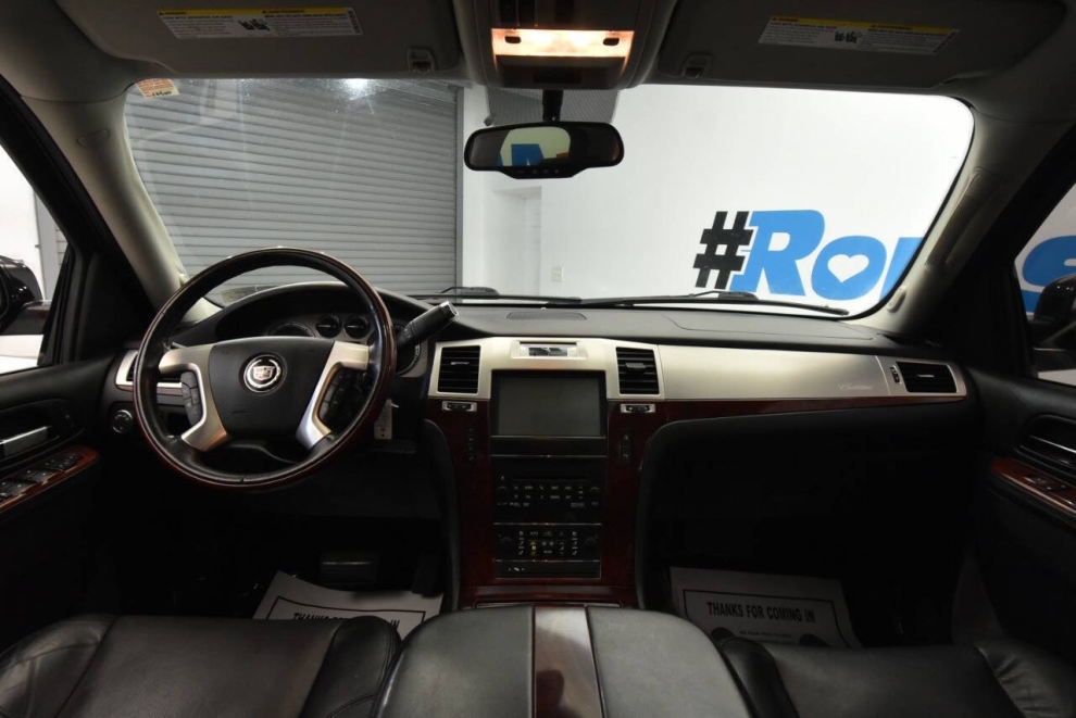 2011 Cadillac Escalade Luxury AWD 4dr SUV, Black, Mileage: 103,772 - photo 19