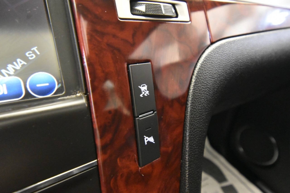 2011 Cadillac Escalade Luxury AWD 4dr SUV, Black, Mileage: 103,772 - photo 25