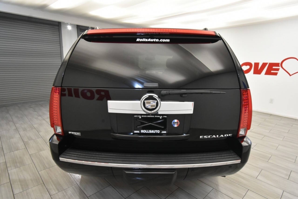 2011 Cadillac Escalade Luxury AWD 4dr SUV, Black, Mileage: 103,772 - photo 3
