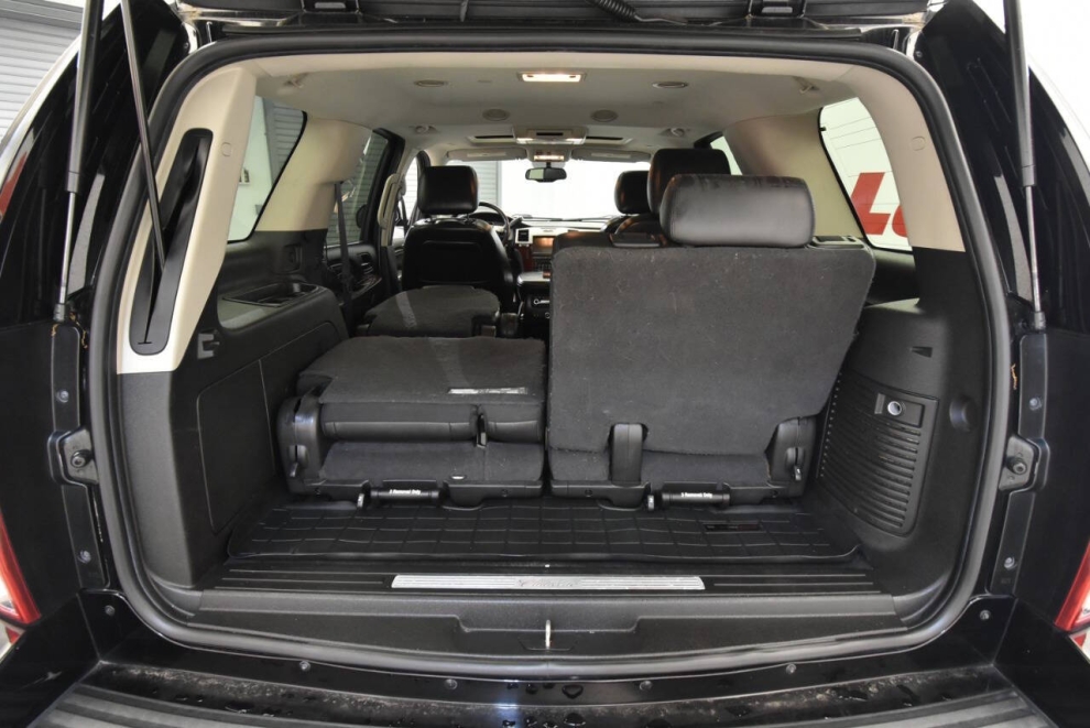 2011 Cadillac Escalade Luxury AWD 4dr SUV, Black, Mileage: 103,772 - photo 33