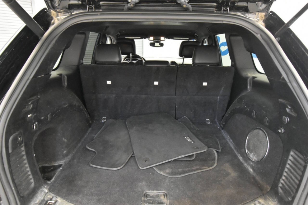2018 Jeep Grand Cherokee Altitude, Black, Mileage: 80,084 - photo 29