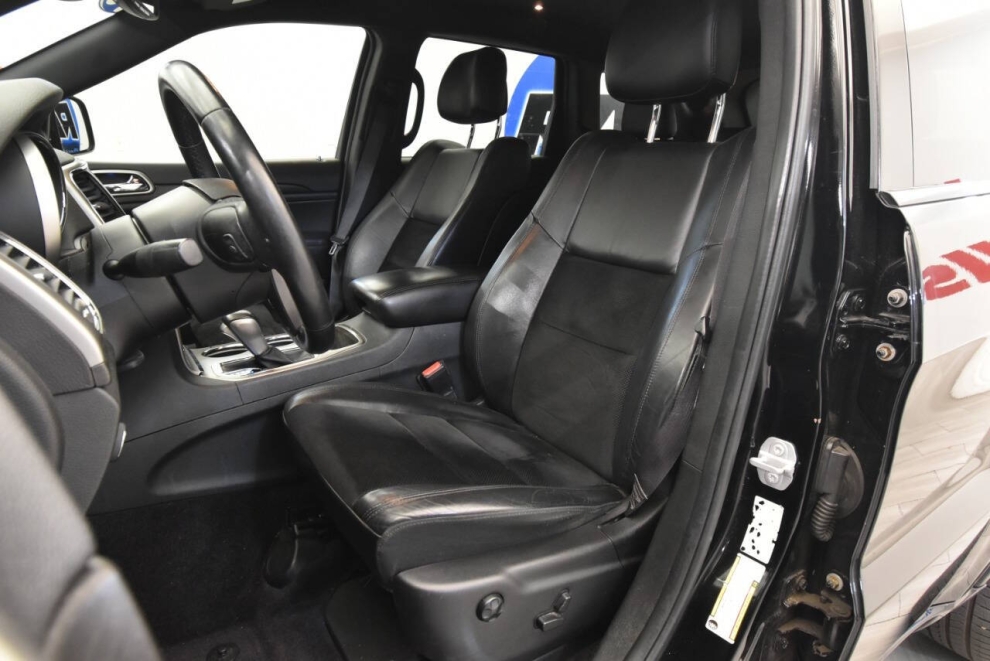 2018 Jeep Grand Cherokee Altitude, Black, Mileage: 80,084 - photo 8