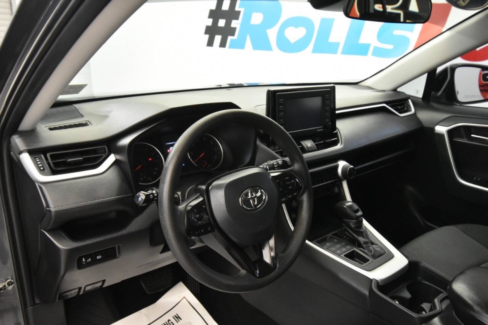 2021 Toyota RAV4 XLE AWD 4dr SUV, Gray, Mileage: 88,371 - photo 10