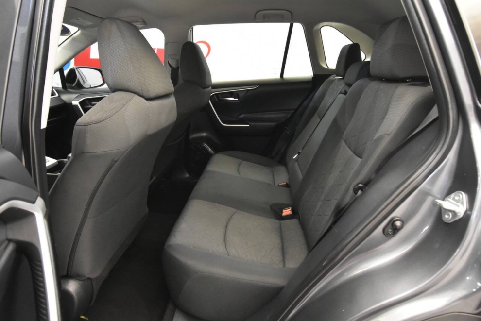 2021 Toyota RAV4 XLE AWD 4dr SUV, Gray, Mileage: 88,371 - photo 12
