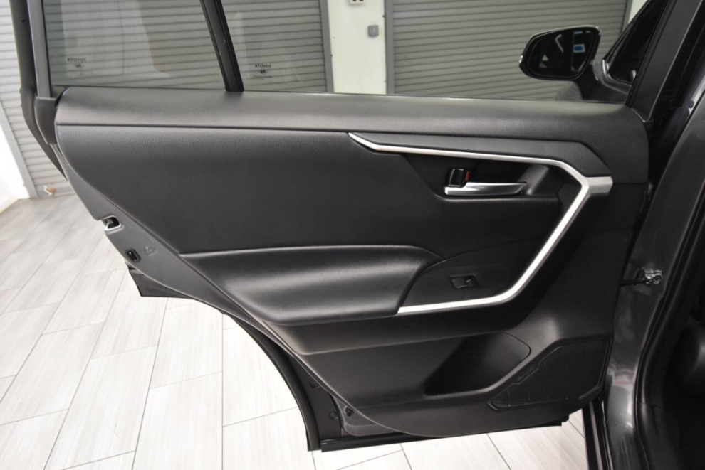 2021 Toyota RAV4 XLE AWD 4dr SUV, Gray, Mileage: 88,371 - photo 13