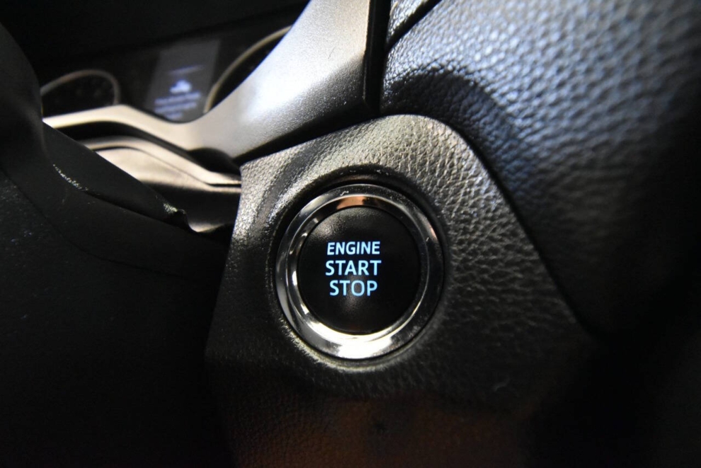 2021 Toyota RAV4 XLE AWD 4dr SUV, Gray, Mileage: 88,371 - photo 18