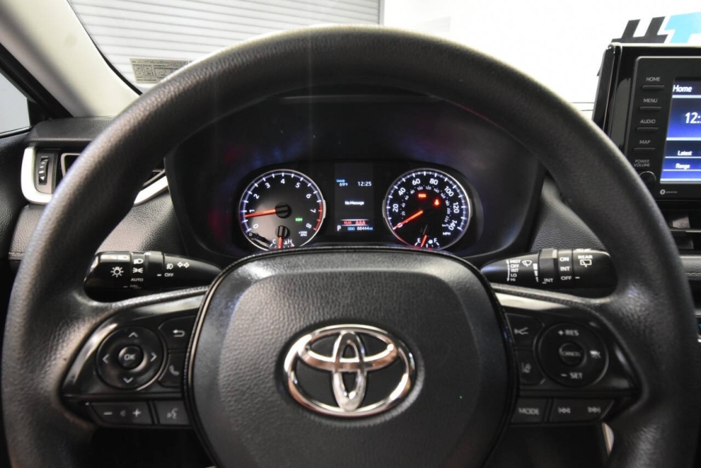 2021 Toyota RAV4 XLE AWD 4dr SUV, Gray, Mileage: 88,371 - photo 23