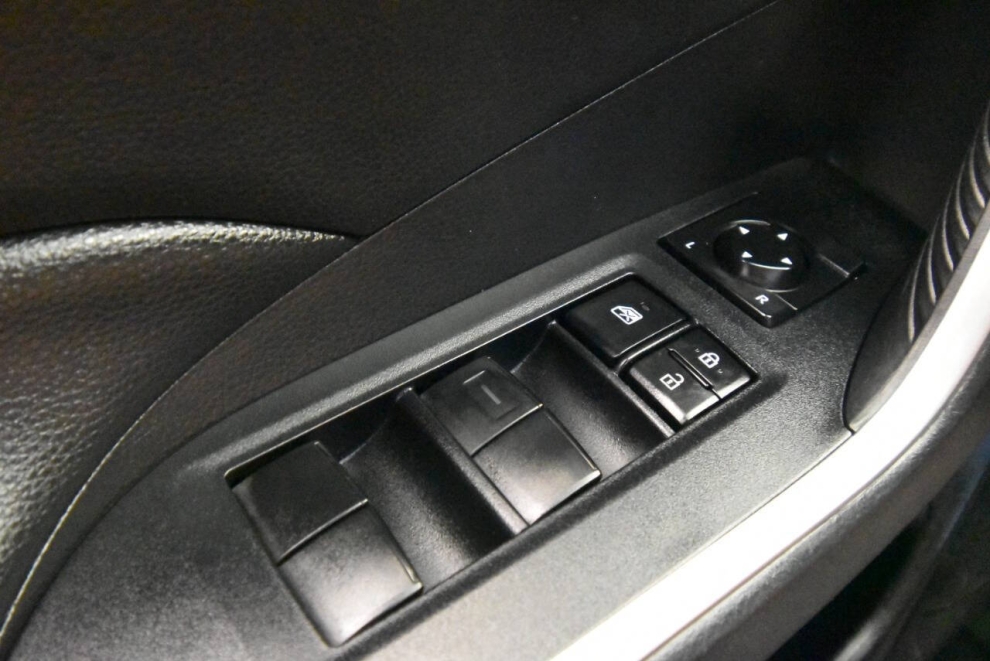 2021 Toyota RAV4 XLE AWD 4dr SUV, Gray, Mileage: 88,371 - photo 28