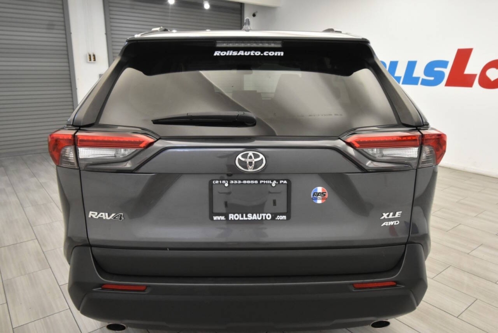 2021 Toyota RAV4 XLE AWD 4dr SUV, Gray, Mileage: 88,371 - photo 3