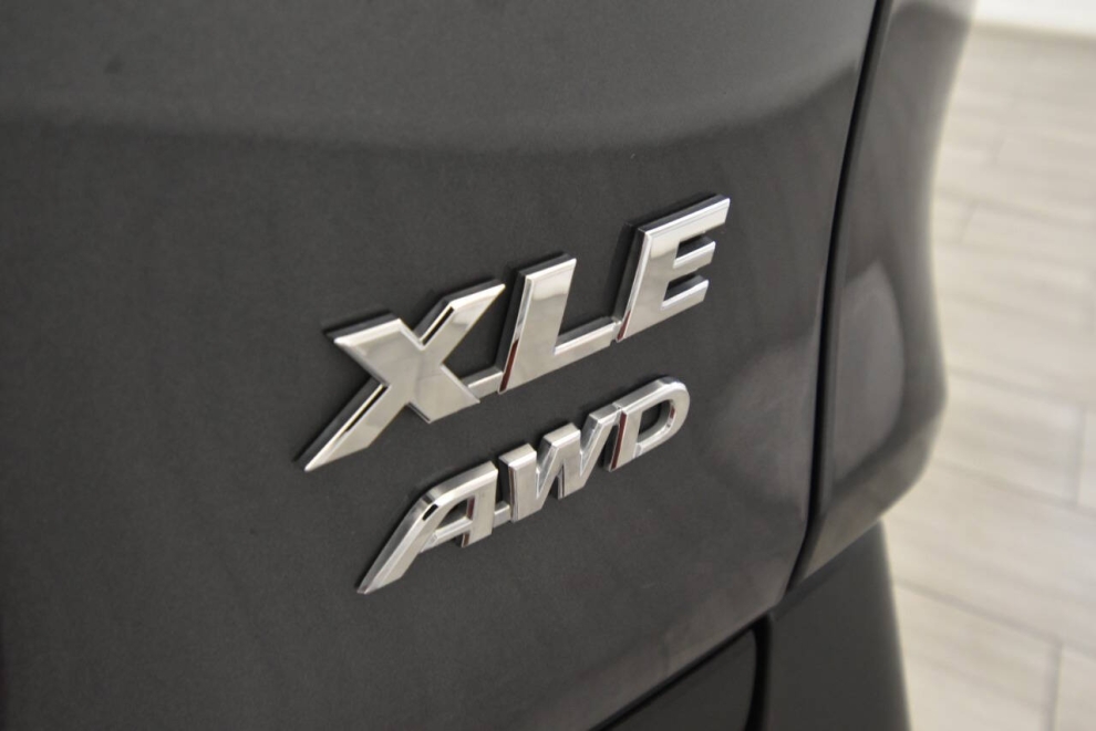 2021 Toyota RAV4 XLE AWD 4dr SUV, Gray, Mileage: 88,371 - photo 30