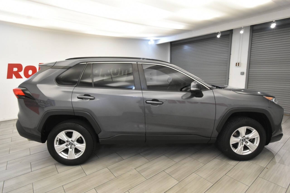2021 Toyota RAV4 XLE AWD 4dr SUV, Gray, Mileage: 88,371 - photo 5