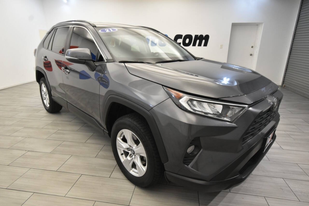 2021 Toyota RAV4 XLE AWD 4dr SUV, Gray, Mileage: 88,371 - photo 6