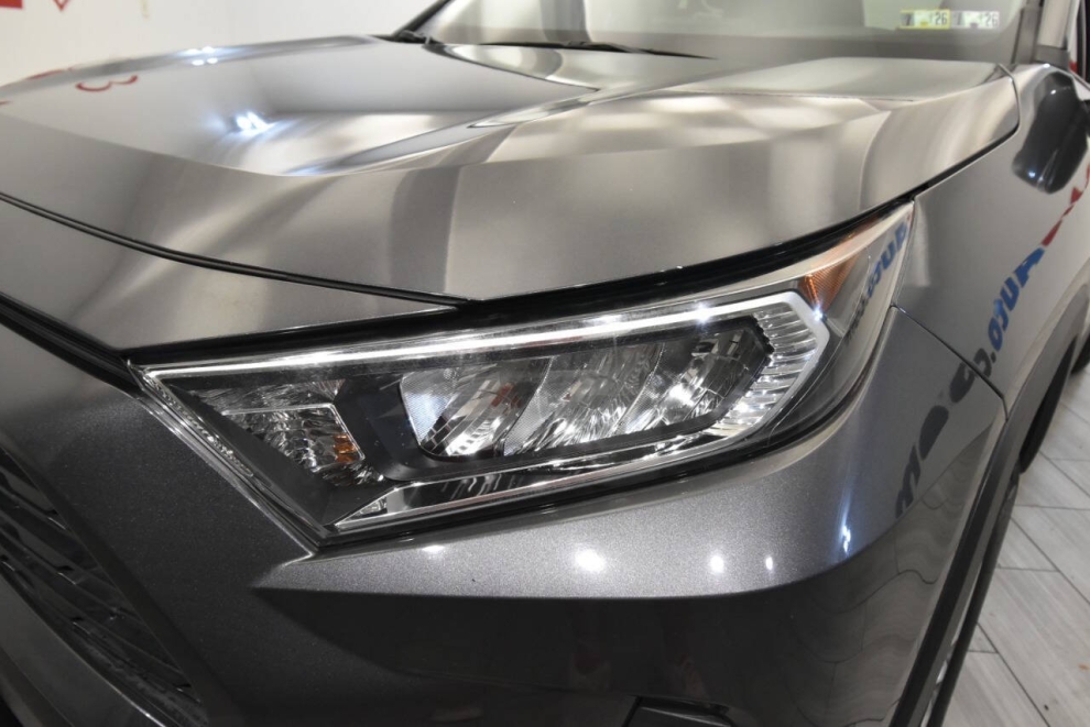 2021 Toyota RAV4 XLE AWD 4dr SUV, Gray, Mileage: 88,371 - photo 7