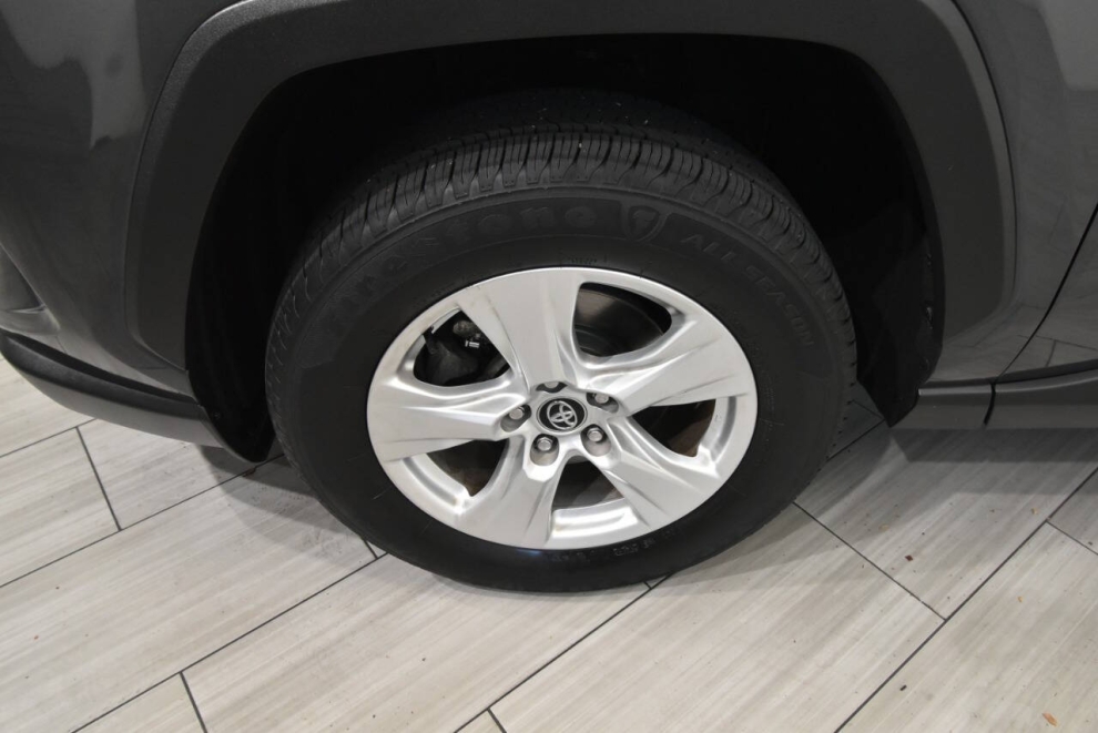 2021 Toyota RAV4 XLE AWD 4dr SUV, Gray, Mileage: 88,371 - photo 8