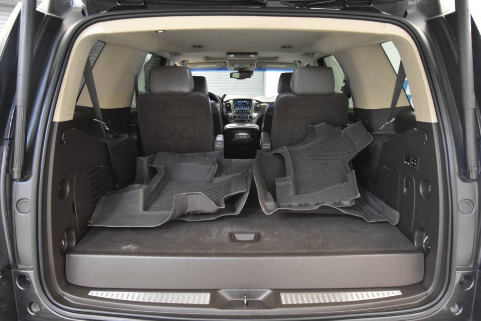 2018 GMC Yukon Denali 4x4 4dr SUV, Gray, Mileage: 104,616 - photo 33