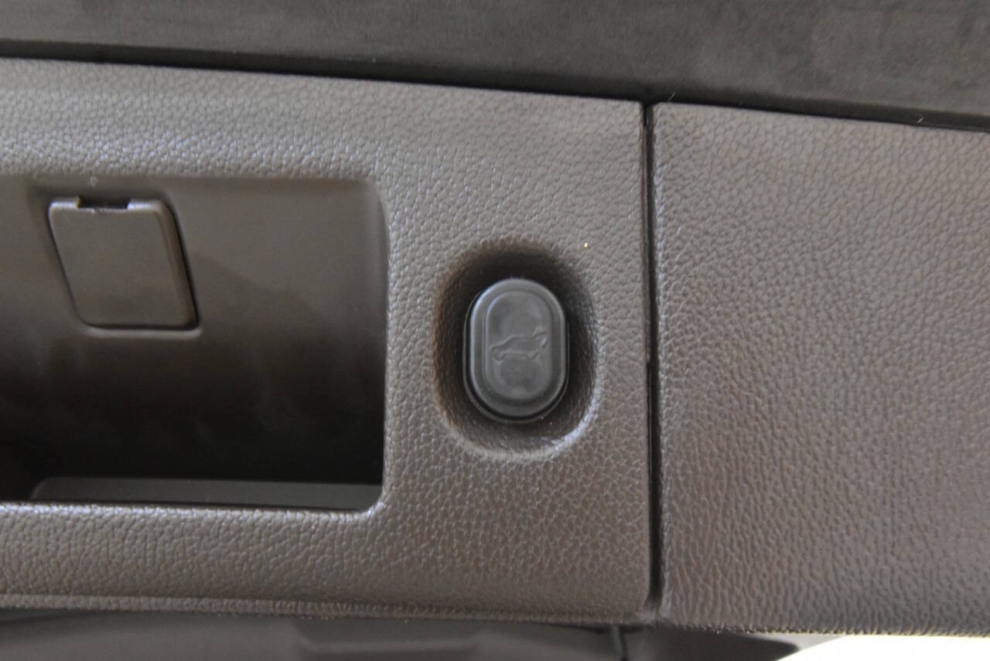 2018 GMC Yukon Denali 4x4 4dr SUV, Gray, Mileage: 104,616 - photo 34