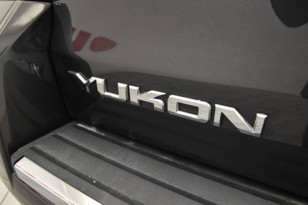 2018 GMC Yukon Denali 4x4 4dr SUV, Gray, Mileage: 104,616 - photo 35