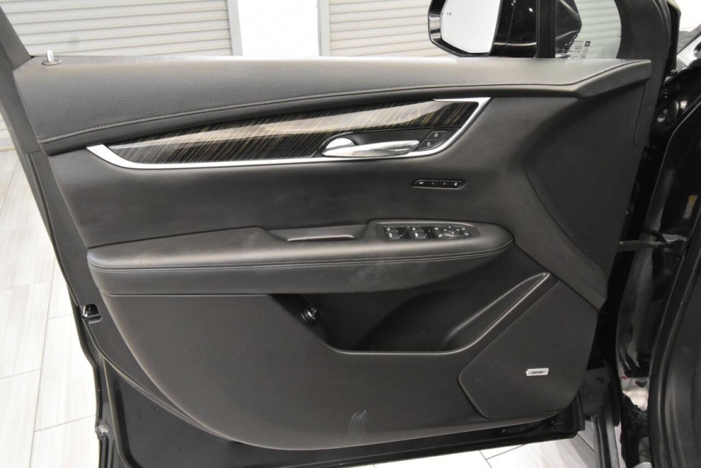 2021 Cadillac XT6 Premium Luxury 4dr SUV, Black, Mileage: 69,522 - photo 11
