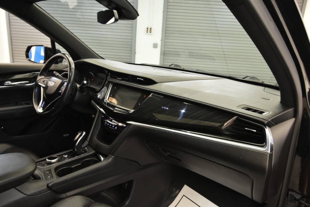 2021 Cadillac XT6 Premium Luxury 4dr SUV, Black, Mileage: 69,522 - photo 15