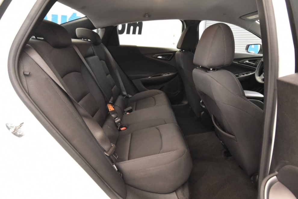 2023 Chevrolet Malibu LT 4dr Sedan w/1LT, White, Mileage: 94,688 - photo 16