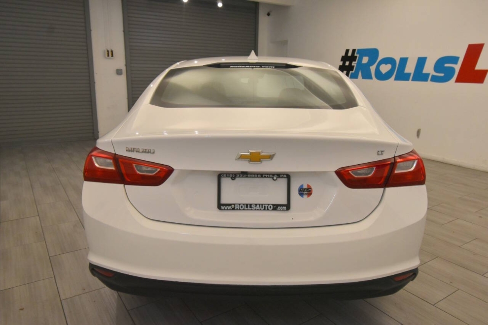 2023 Chevrolet Malibu LT 4dr Sedan w/1LT, White, Mileage: 94,688 - photo 3