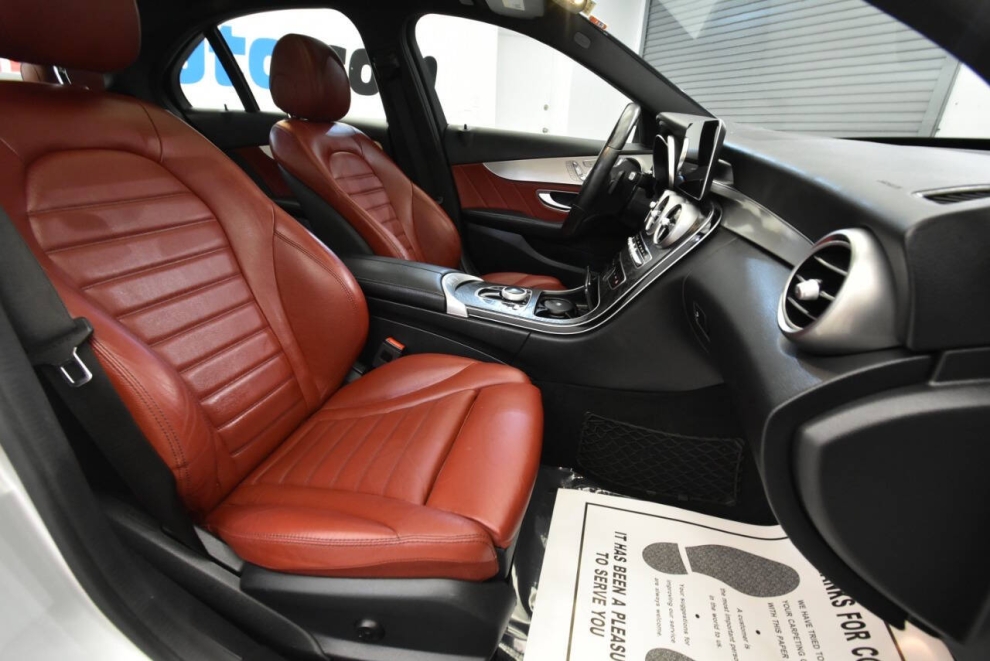2019 Mercedes-Benz C-Class C 300 4MATIC AWD 4dr Sedan, Silver, Mileage: 86,914 - photo 15